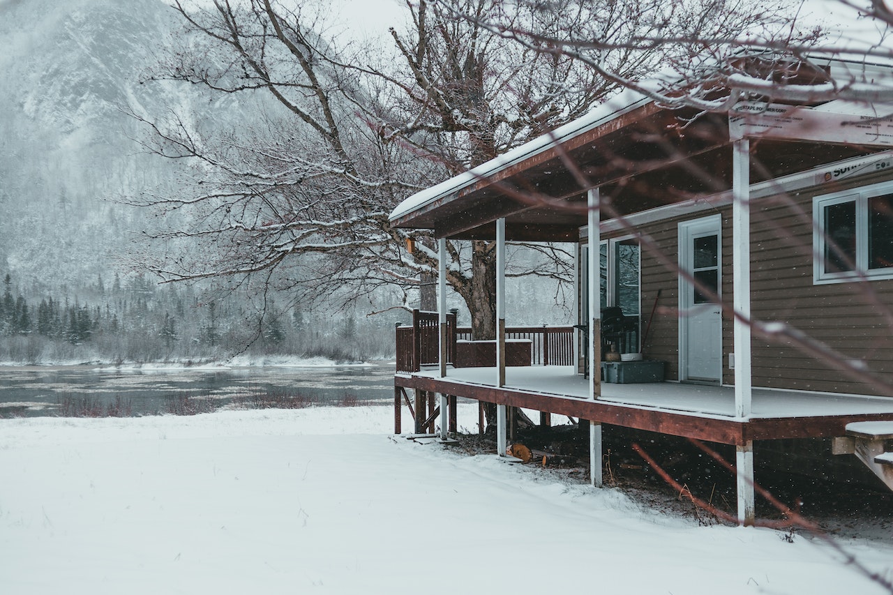 terrasse en bois sur du parpaing