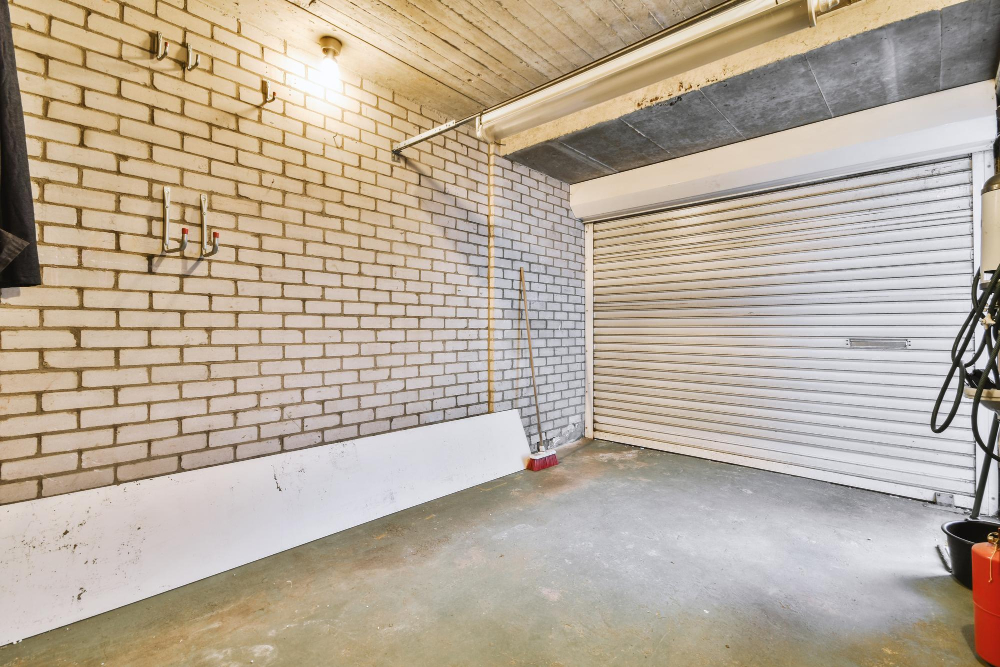 Pourquoi isoler la porte de son garage change la donne